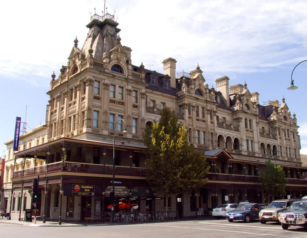 Bendigo_Building_main_street